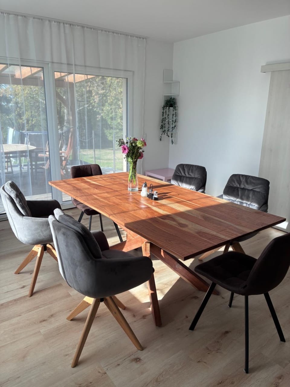 Sunny Garden Bungalow House in South Bohemian Region