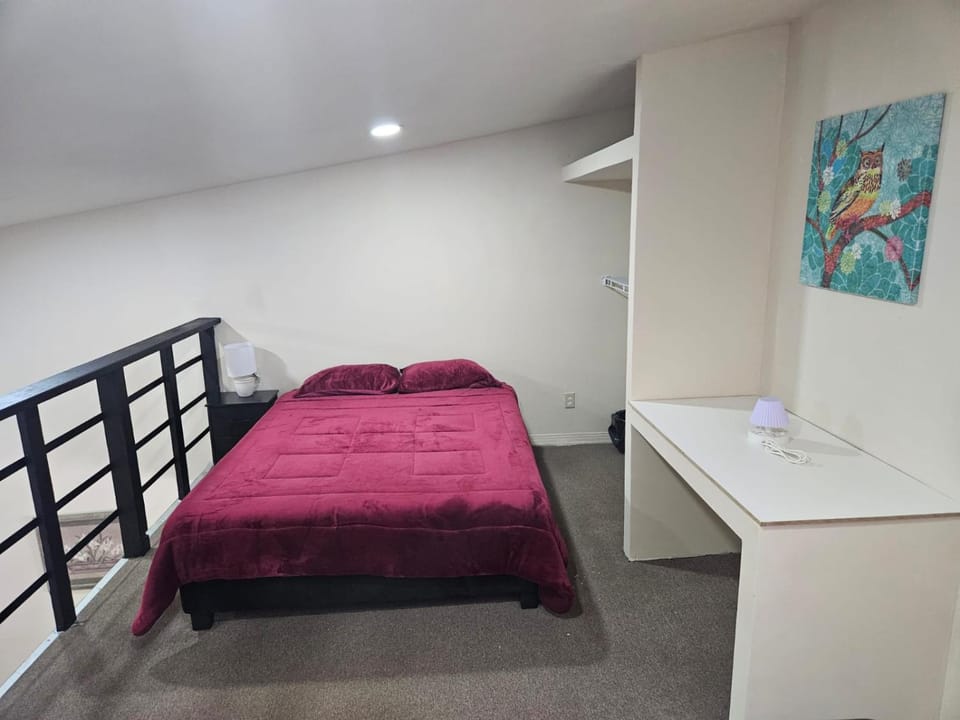 Photo of the whole room, Bedroom
