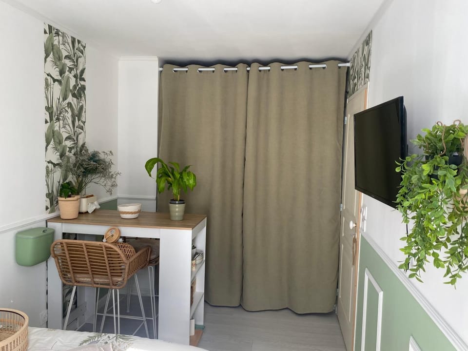 Studio indépendant Sdb privée Bed and Breakfast in Pays de la Loire
