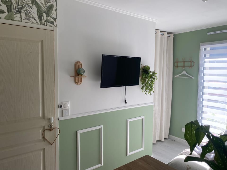 Studio indépendant Sdb privée Bed and Breakfast in Pays de la Loire