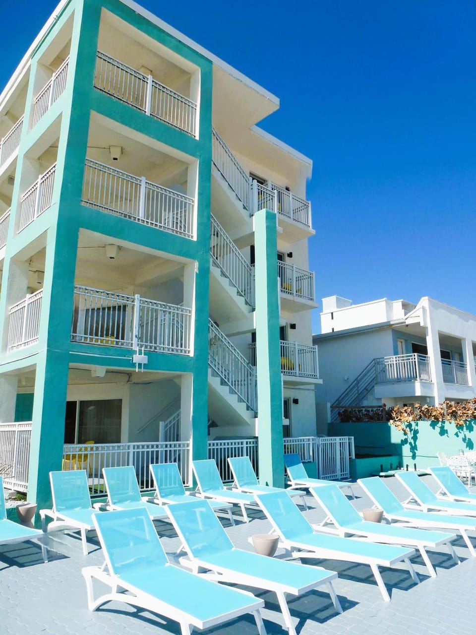 Property building, Swimming pool