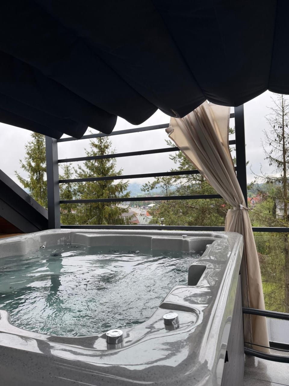 Rabczański Taras z jacuzzi i otwieranym dachem Apartment in Lesser Poland Voivodeship