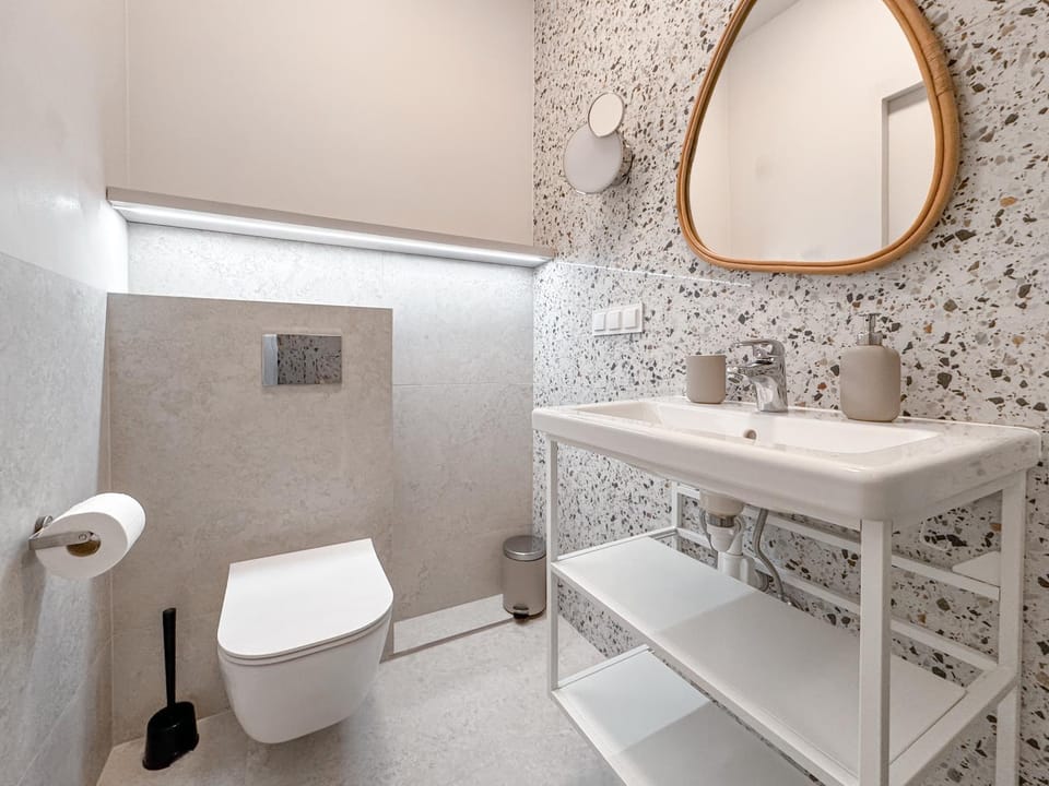 Shower, Toilet, Bathroom