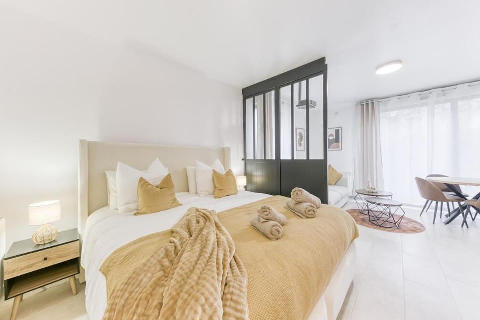 Appartement Chic & Lumineux 5 min de Massy TGV Apartment in Massy