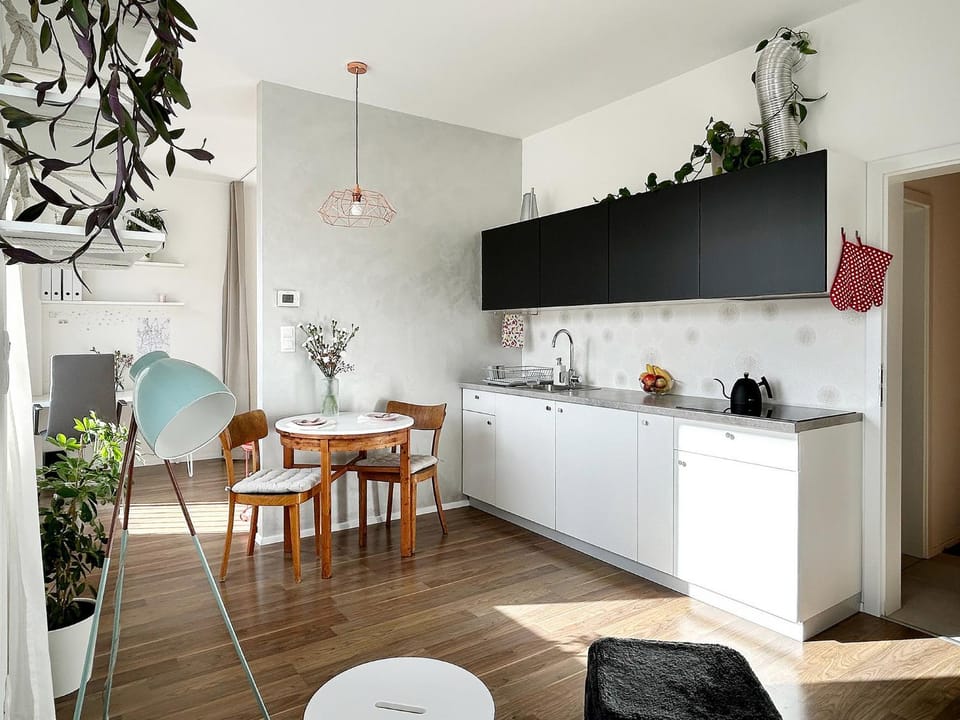 Kitchen or kitchenette, Living room