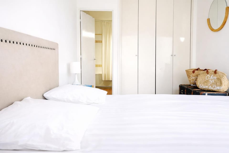 Bed, wardrobe