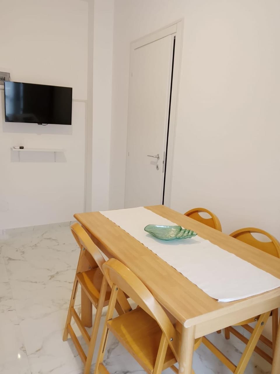 TV and multimedia, Dining area