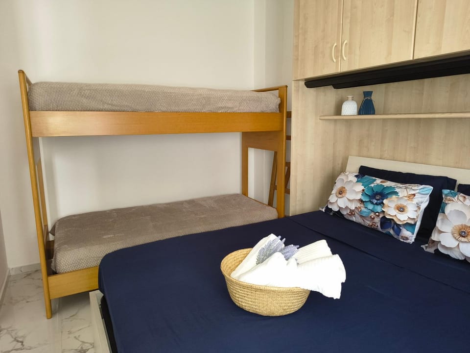 Bed, Photo of the whole room, Bedroom, bunk bed