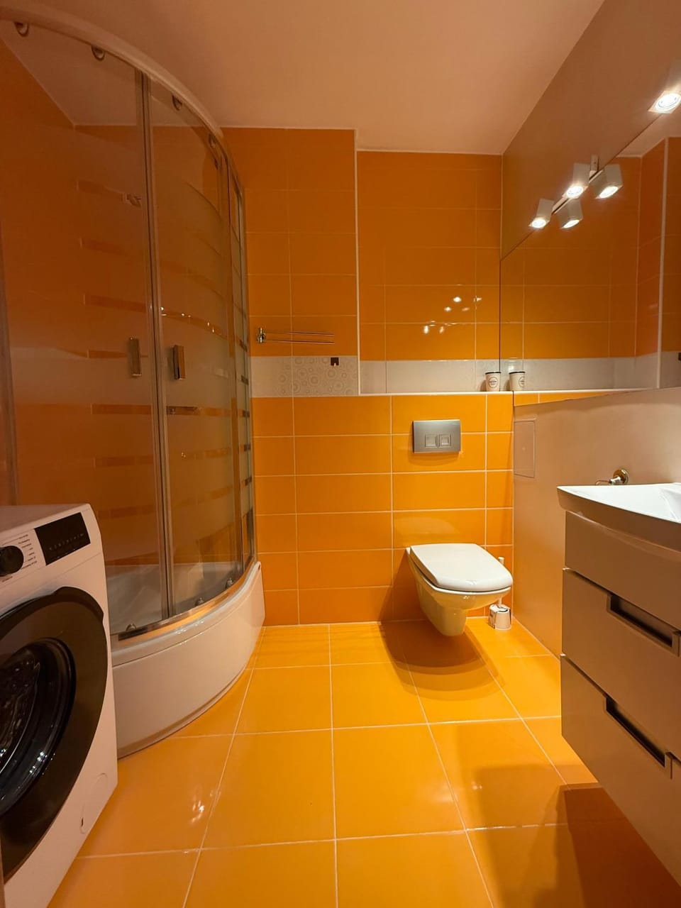 Shower, Toilet, Bathroom, washing machine