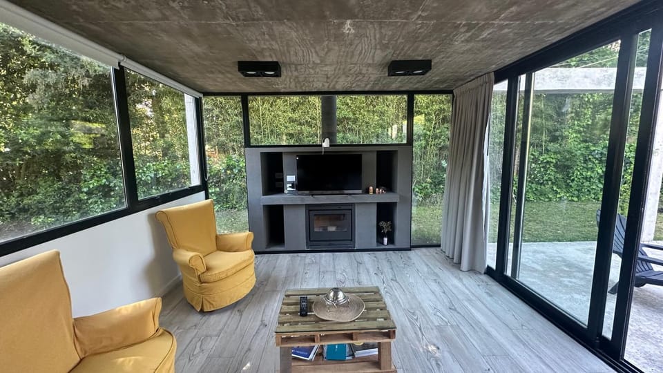 Casa A Estrenar Para 2 Personas - Diseño Moderno - Bosque Peralta Ramos - Mar Del Plata House in Mar del Plata