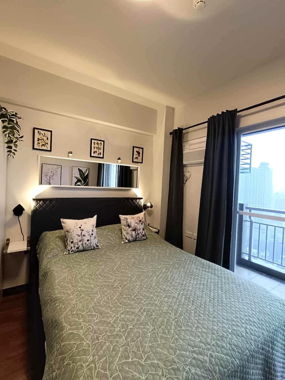 Heaven45 - 2BR Spacious Condo with City View and Netflix near NAIA, MOA, Makati and Manila 4-6pax Apartment in Pasay
