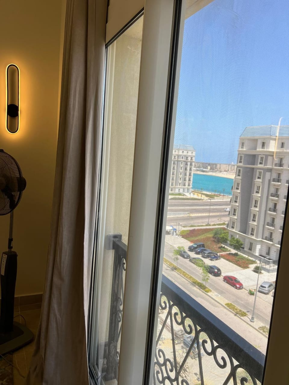 Property building, Day, Natural landscape, View (from property/room), Balcony/Terrace, City view, Sea view