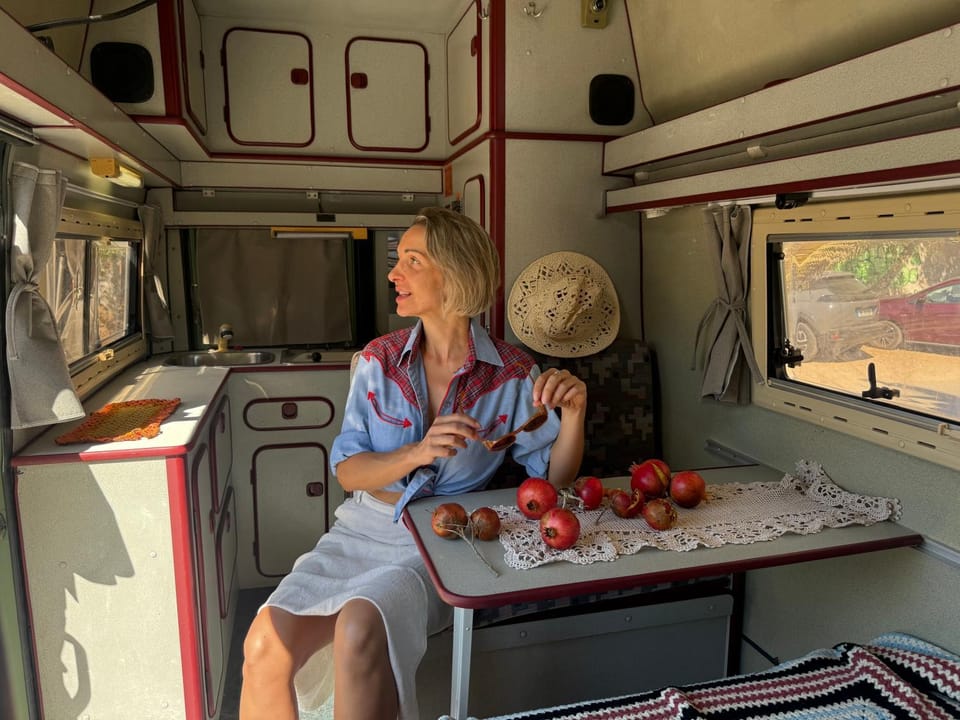 rent a Blue Classics's campervan MB100 verde - Algarve - Portugal Luxury tent in Portimao