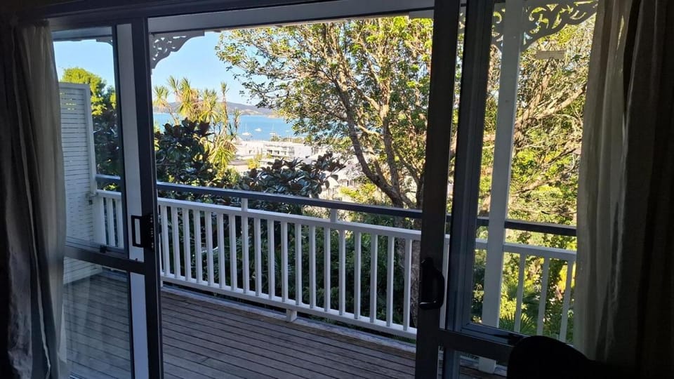 Bay and village view, 2 person spa bath Apartment in Paihia