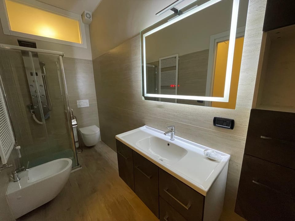 Shower, Bathroom