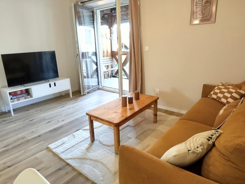 TV and multimedia, Balcony/Terrace, Living room