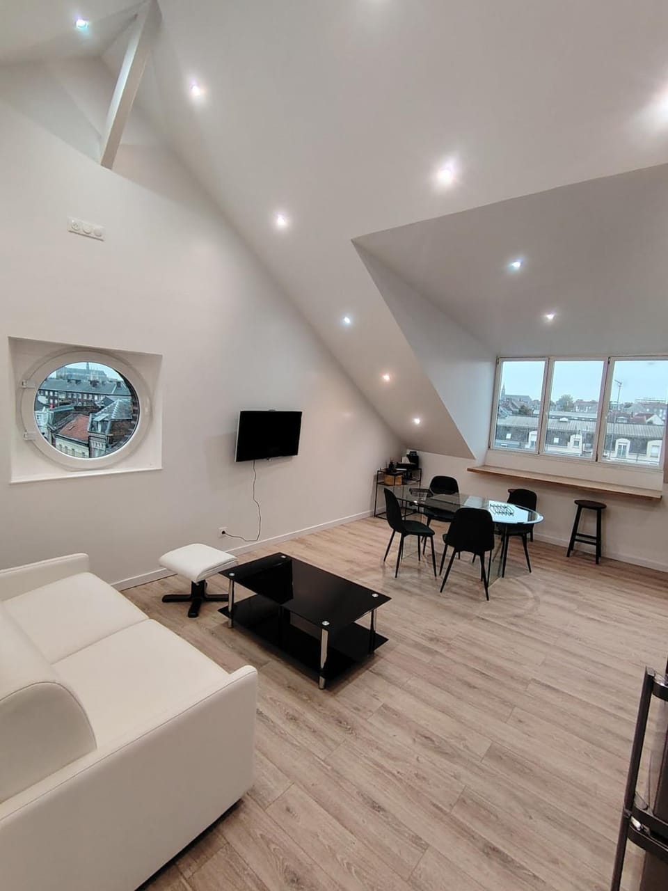Living room, Seating area