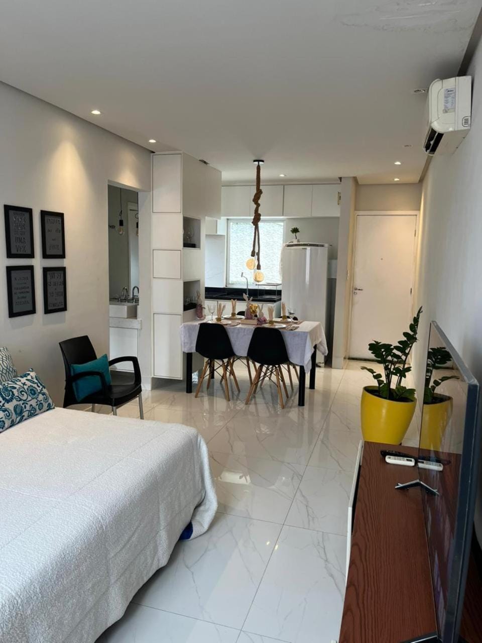 Living room, air conditioner