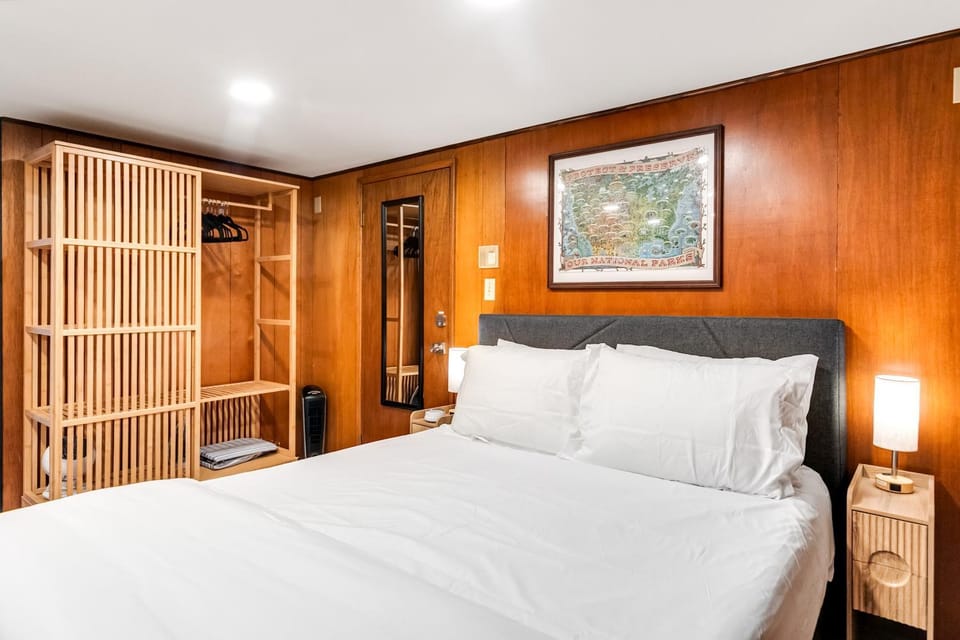 Bed, Bedroom
