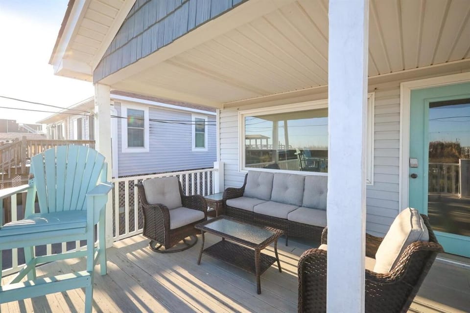 Sea Salt and Sunshine- Family & Pet Friendly Apartment in Surf City