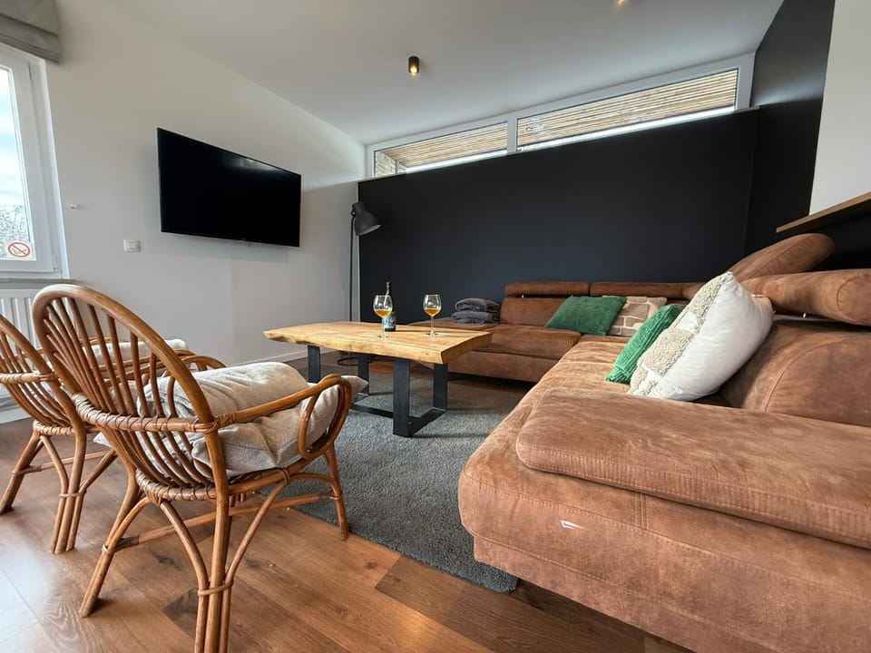 Gîte du Bois Marie Vue exceptionnelle Piscine Salle de jeux 12 pers House in Wallonia, Belgium