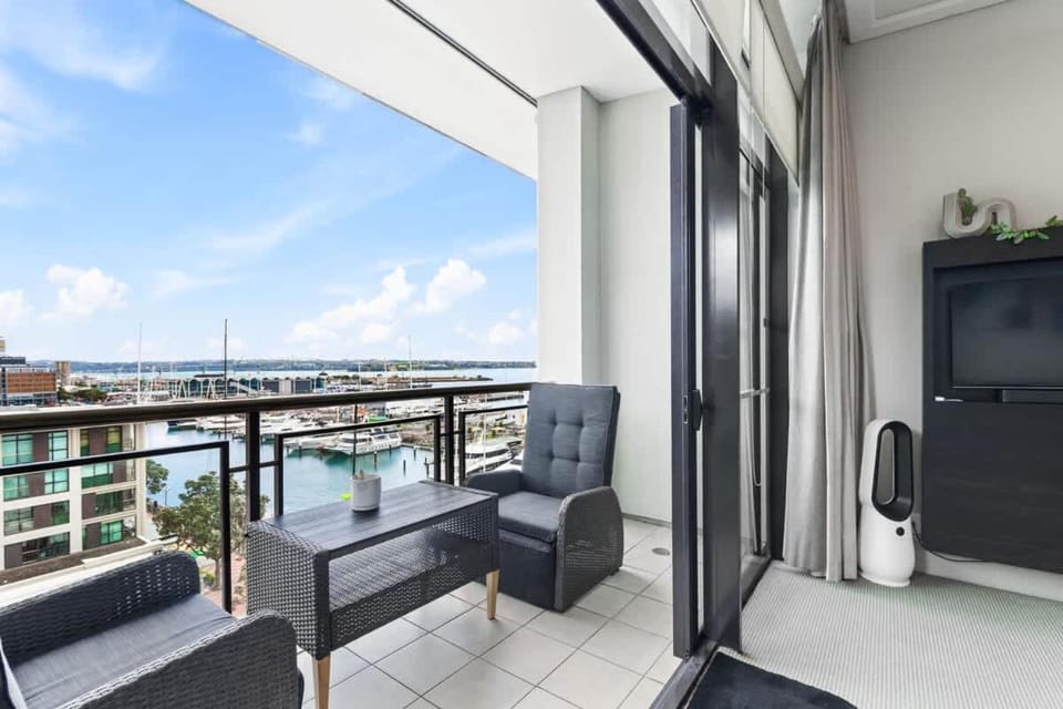 Modern Harbourside 1BR w Balcony Zodiak Stays Apartment in Auckland