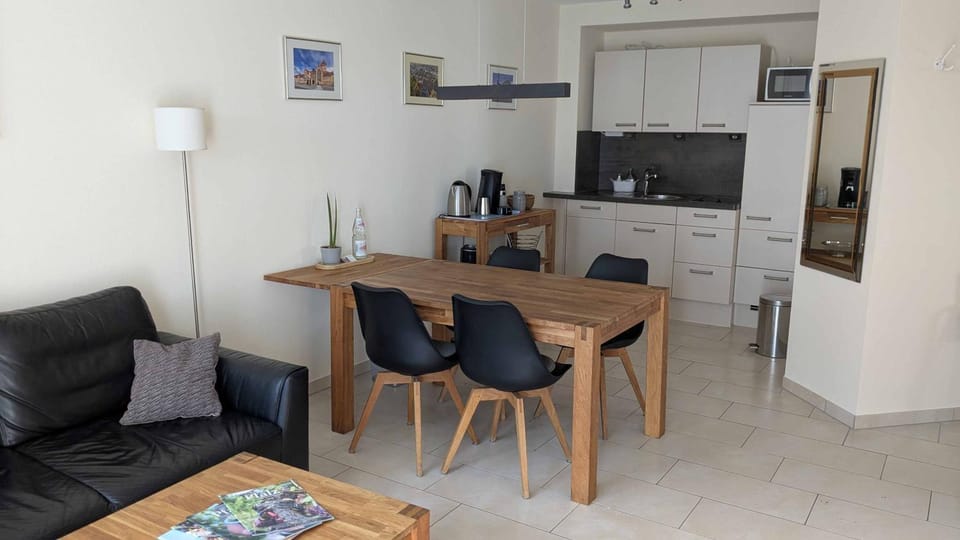 Kitchen or kitchenette, Living room, Dining area