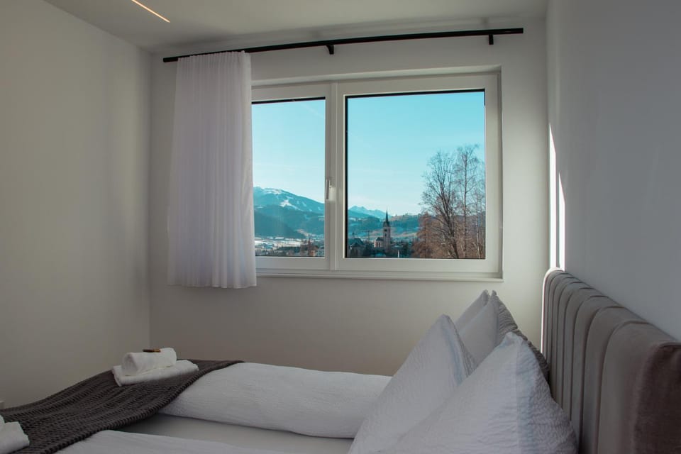 Bed, Natural landscape, Photo of the whole room, Bedroom, Mountain view, towels
