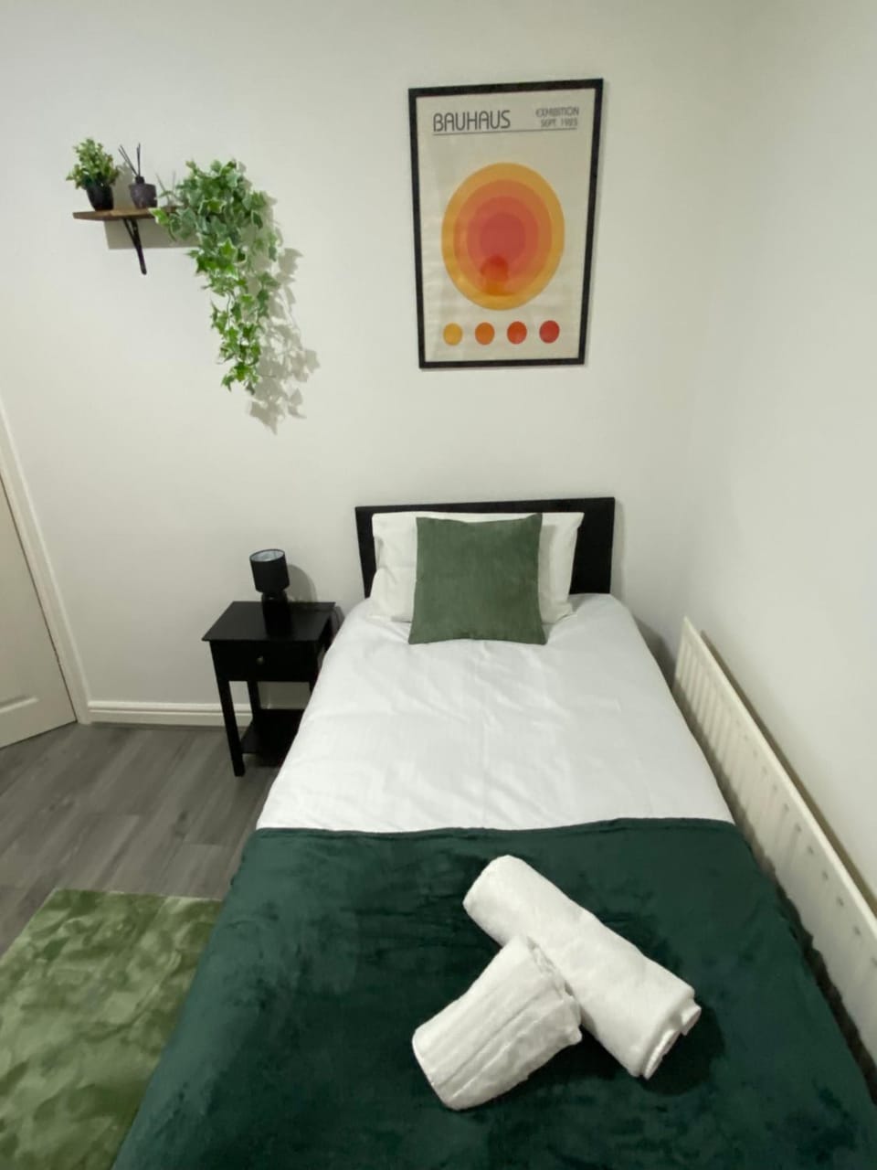 Bed, Photo of the whole room, towels