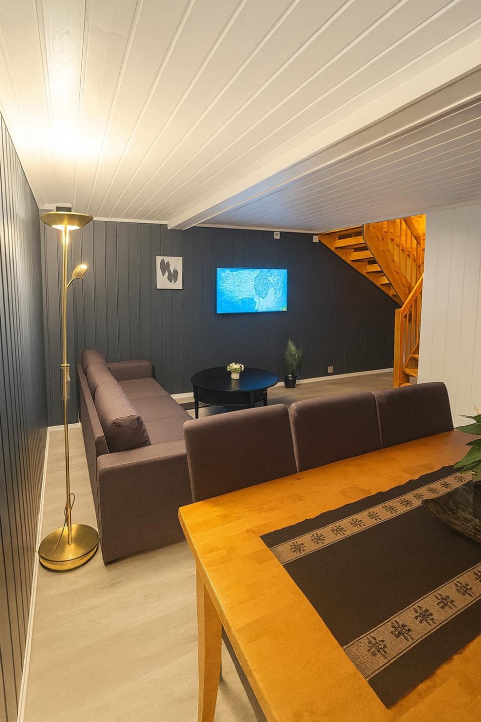 Communal lounge/ TV room, TV and multimedia, Living room, Seating area