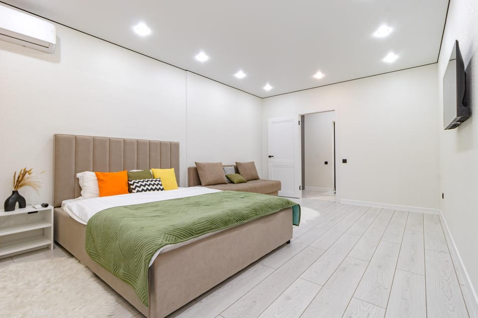 Bed, Photo of the whole room, Bedroom, air conditioner