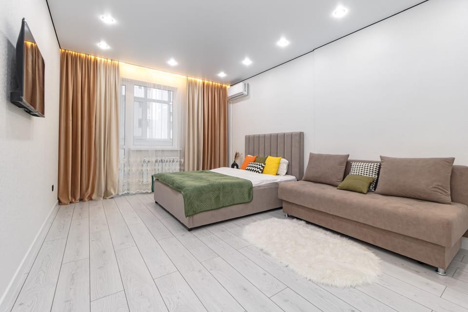 TV and multimedia, Photo of the whole room, Seating area, Bedroom