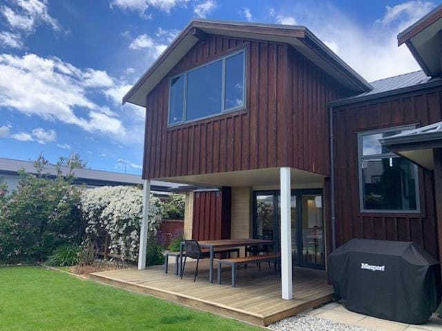 Upton Alpine Retreat - Warm & Modern 2 BR - Near lake & Town House in Wanaka