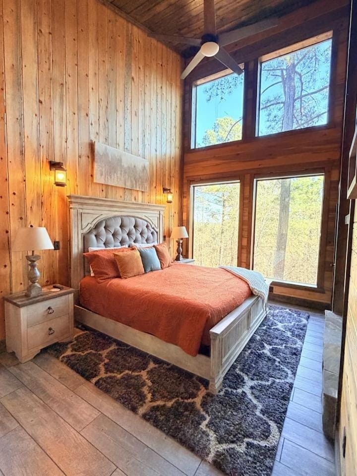 Mini Marshmallow Cabin - Cozy & Romantic GetAway Cabin in Oklahoma