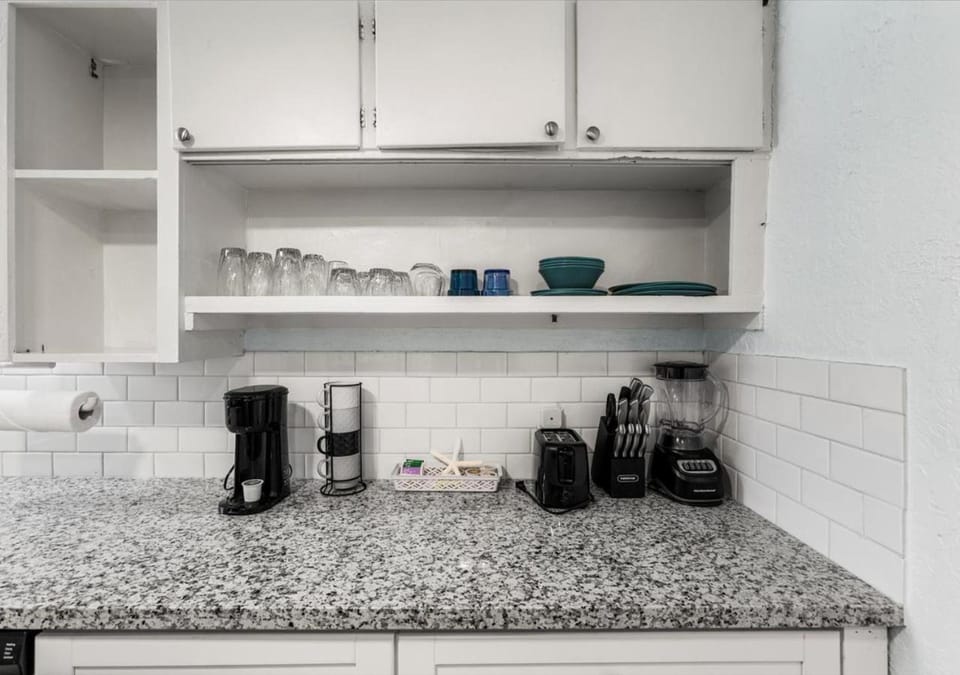 Coffee/tea facilities, Kitchen or kitchenette