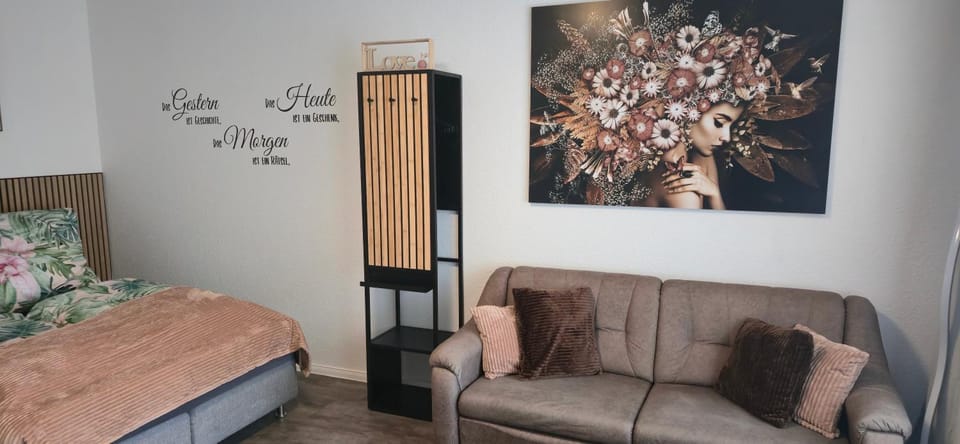 Living room, Photo of the whole room, Bedroom