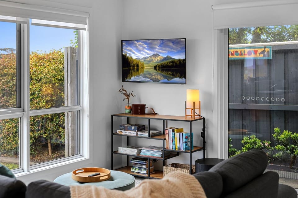 Communal lounge/ TV room, TV and multimedia, Living room, Seating area