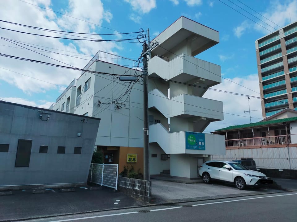 Property building, Day