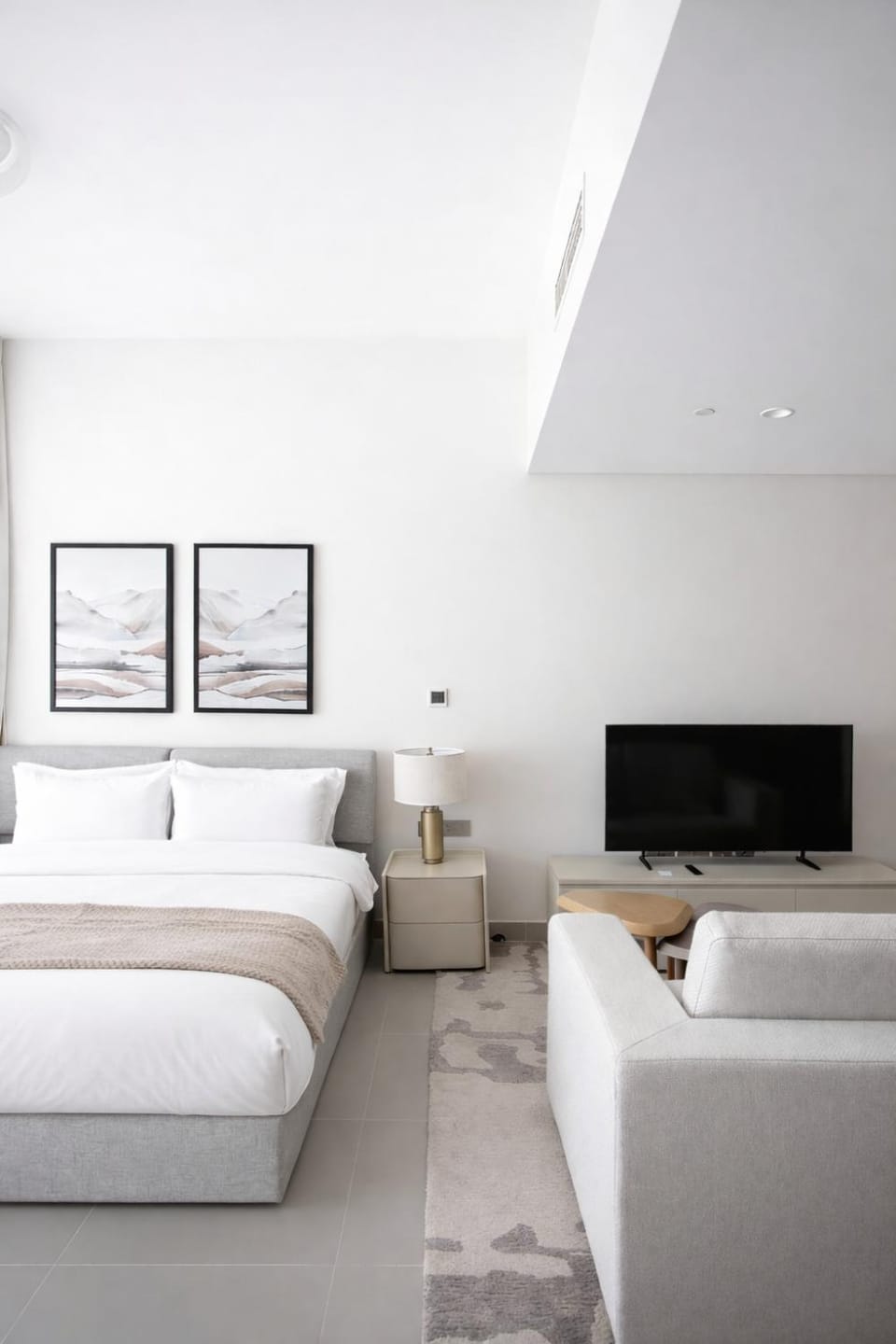 Golfside studio on Yas Island near F1 and Airport Apartment in Abu Dhabi