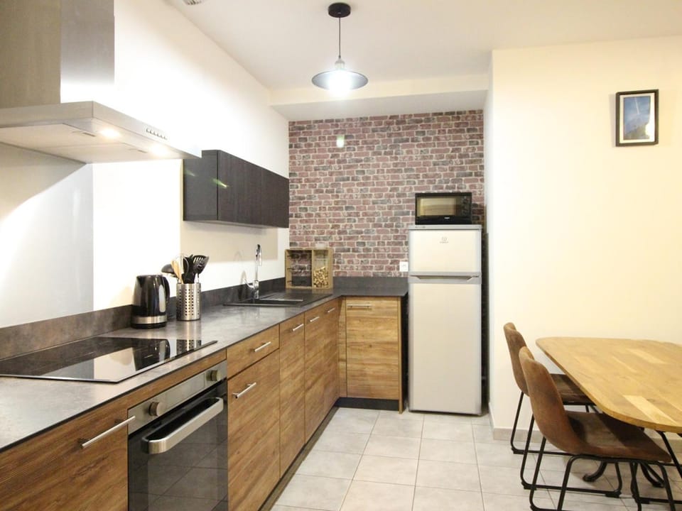 Beau F3 avec parking et animaux acceptés, proche Thermes - FR-1-415-165 Apartment in Auvergne-Rhône-Alpes