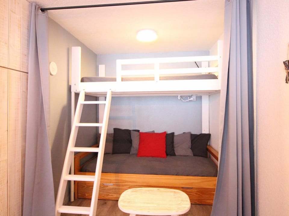 Charmant F2 bis 5 pers. au Mont-Dore avec parking, proche des pistes - FR-1-415-174 Apartment in Auvergne-Rhône-Alpes