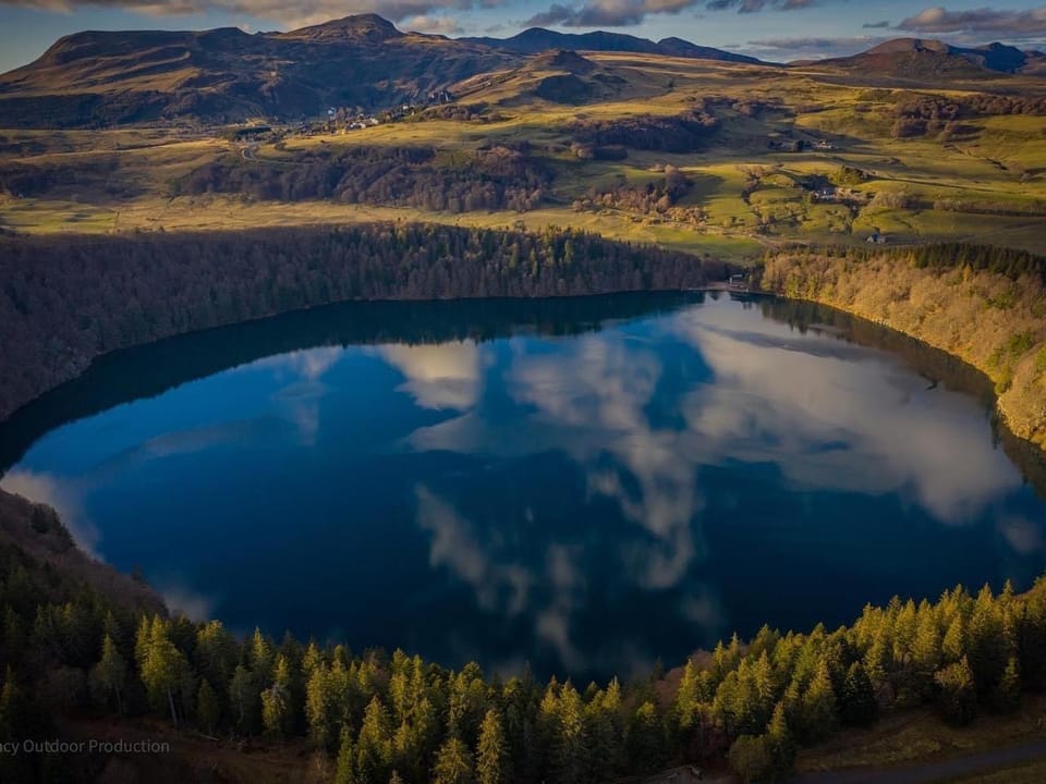 Grand studio 36m² au Mont-Dore, au pied des pistes, 4 couchages - FR-1-415-207 Apartment in Auvergne-Rhône-Alpes