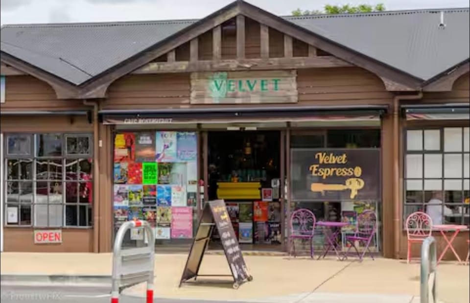 Nearby landmark, Neighbourhood