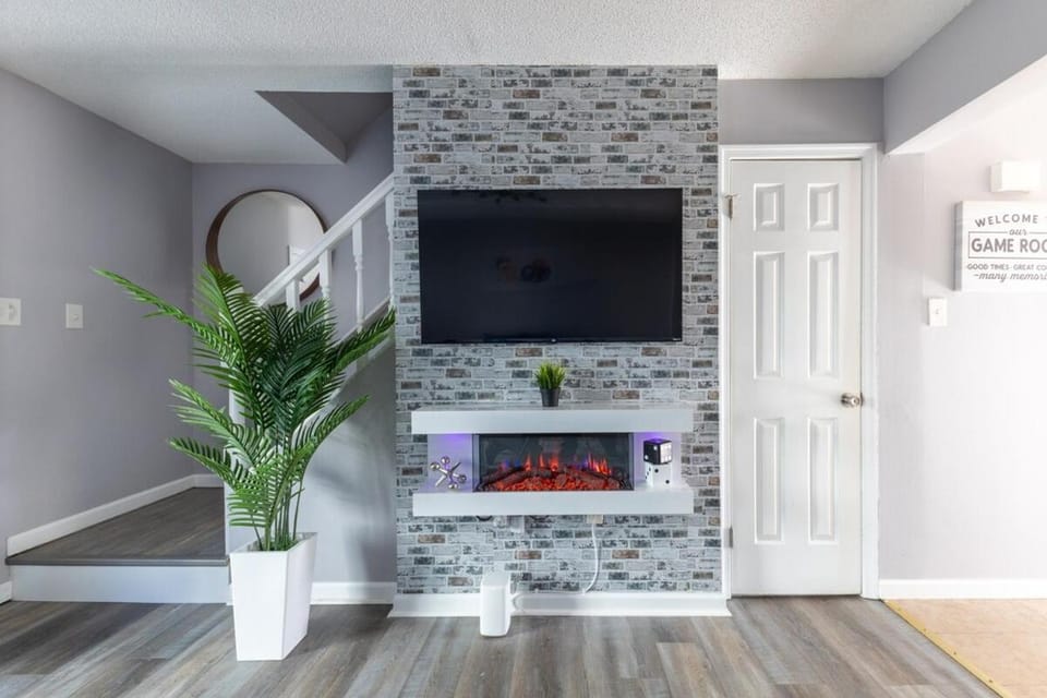 Communal lounge/ TV room, TV and multimedia, Evening entertainment