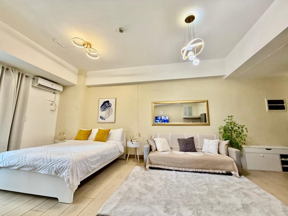 Cozy Apartment in Venice Luxury Residences BGC Apartment in Makati