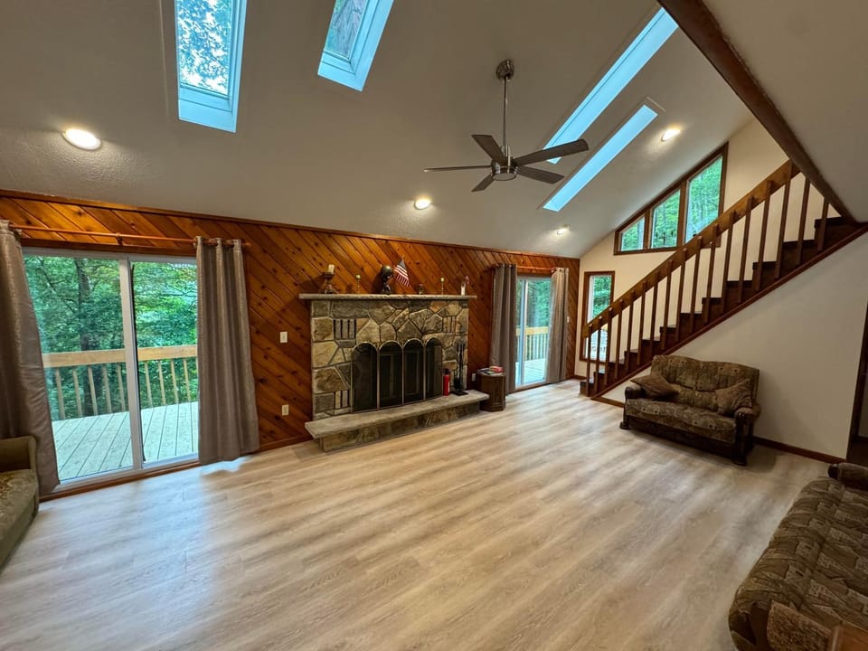 Mountain View Cottage House in Middle Smithfield