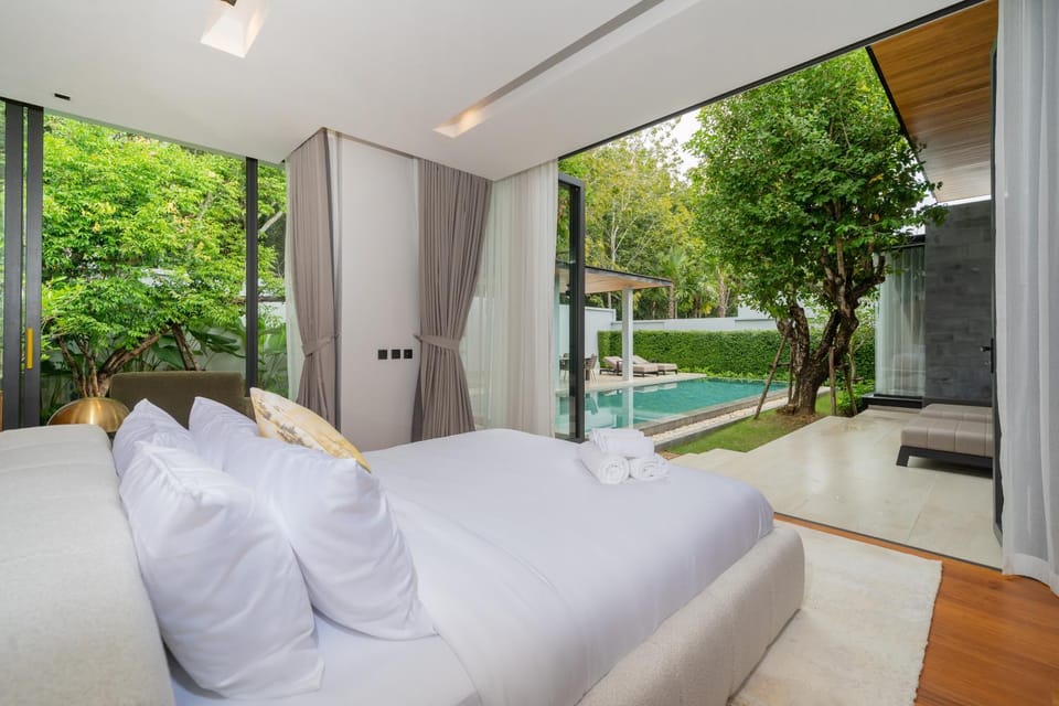 Villa Beautiful swimming pool Free airport Pick up from 7 days Villa in Phuket