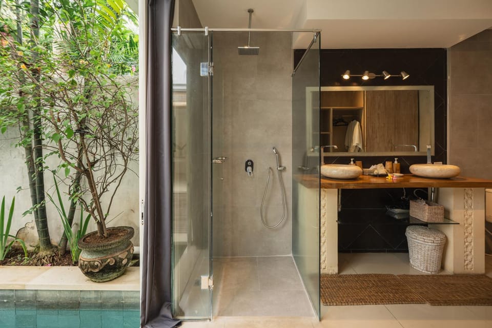 Shower, Bathroom