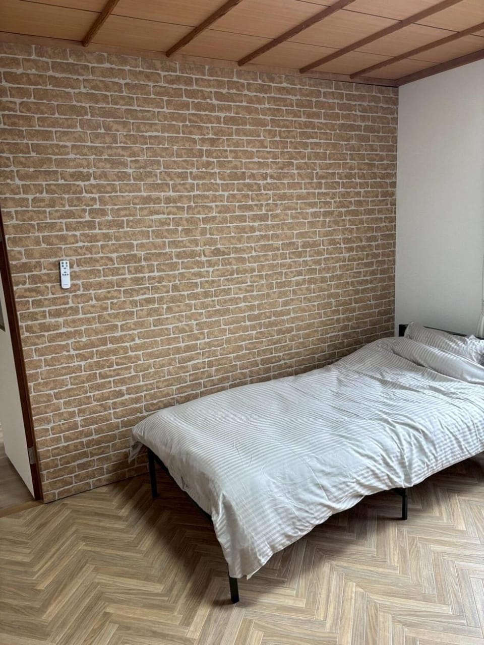 釧路駅近く貸切戸建 ベッドルーム4 シングルベッド9 白金戸建 Apartment in Hokkaido Prefecture