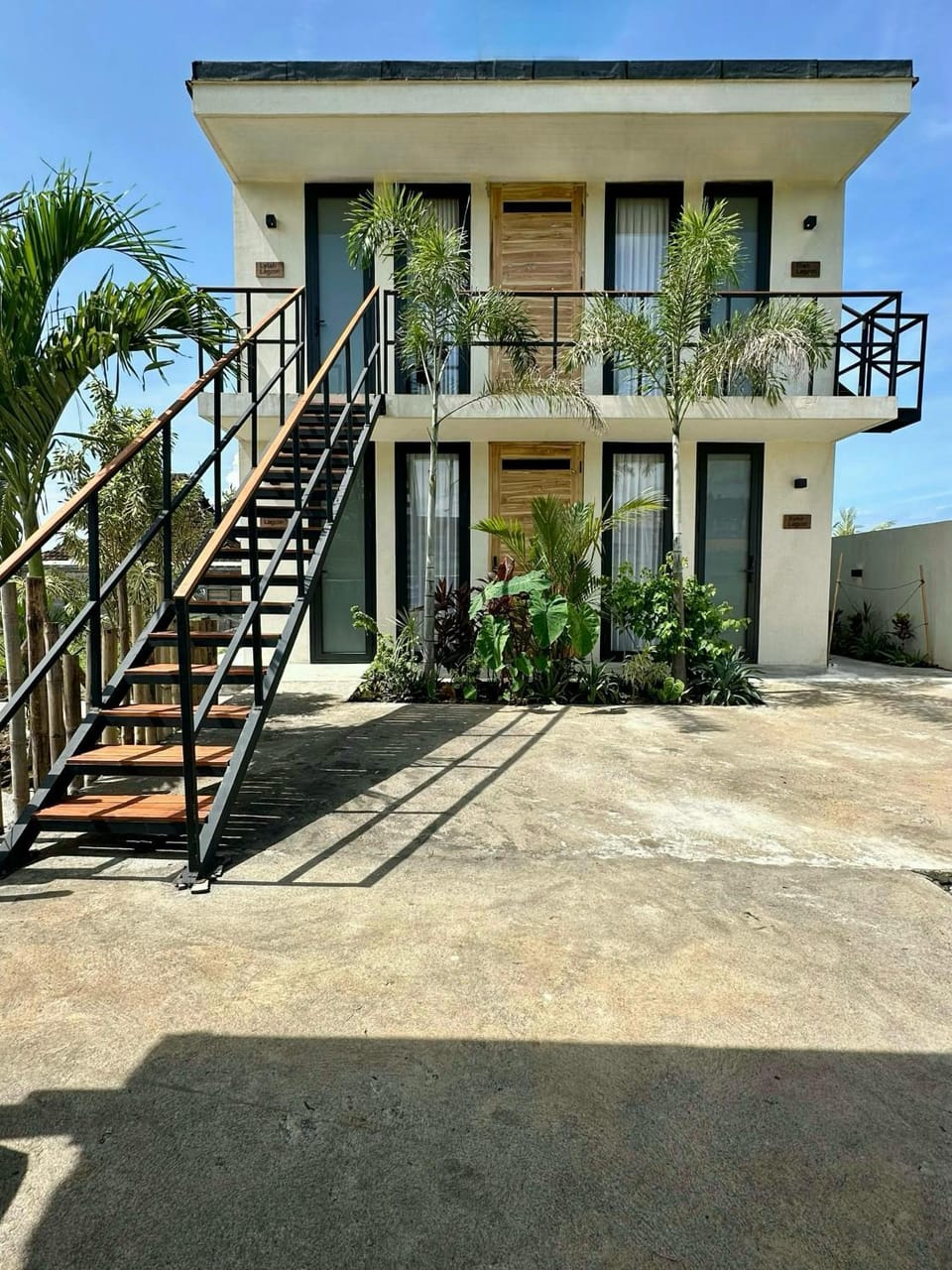 Property building, Day